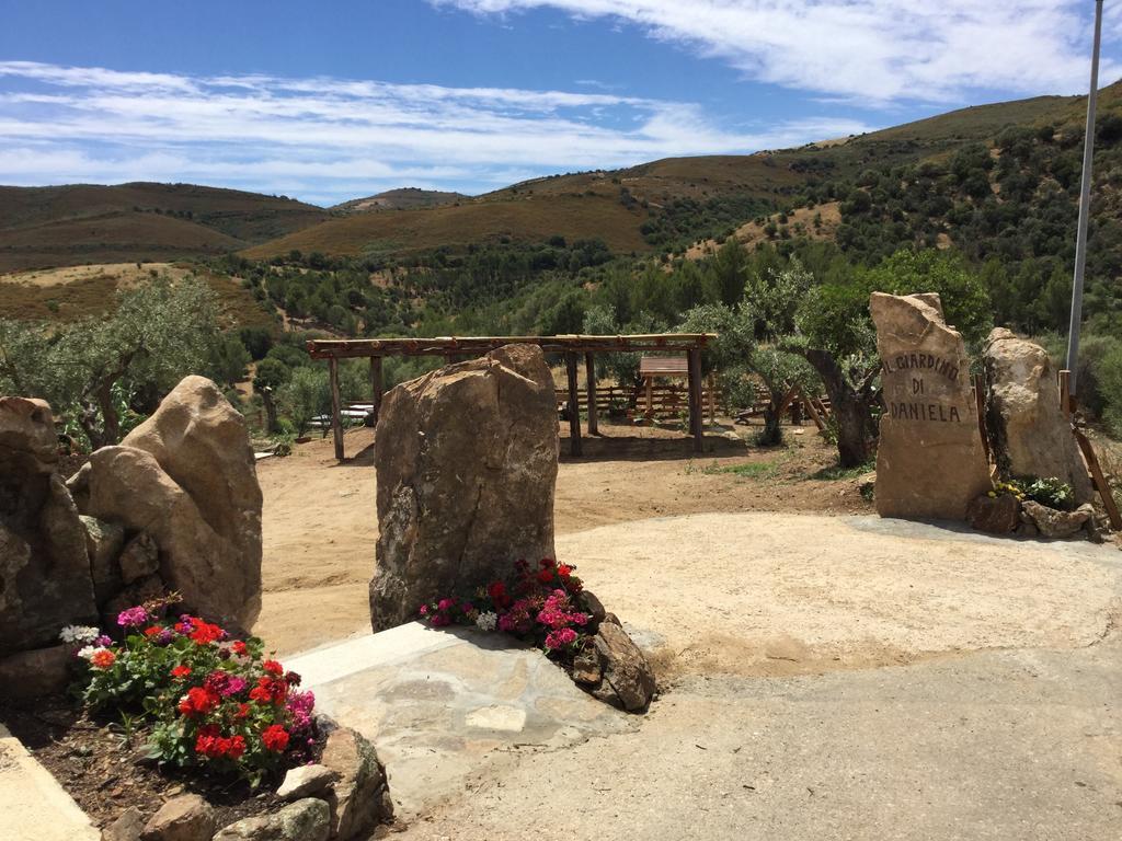 Il Giardino Di Daniela Bed & Breakfast San Teodoro  Ngoại thất bức ảnh